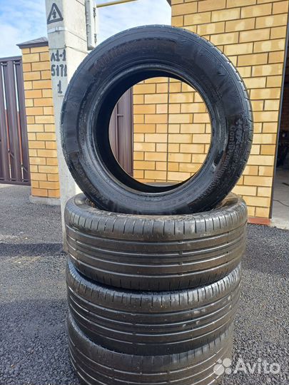 Continental ContiPremiumContact 5 215/60 R16 95V