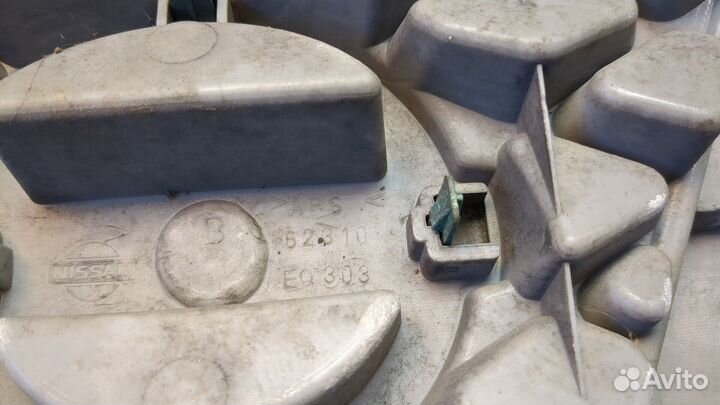 Решетка радиатора Nissan X-Trail (T30)