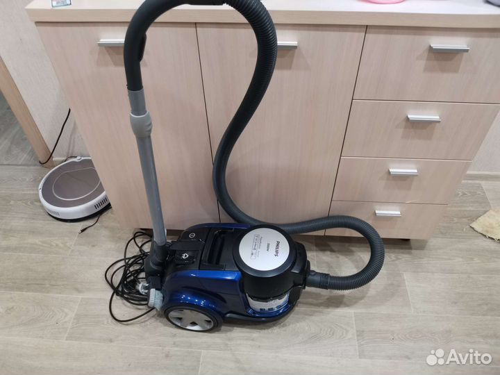 Пылесос с аквафильтром Philips