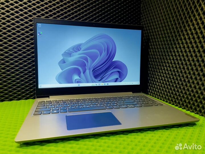 Ноутбук Lenovo AMD3020/4Gb/SSD128Gb/Vega3