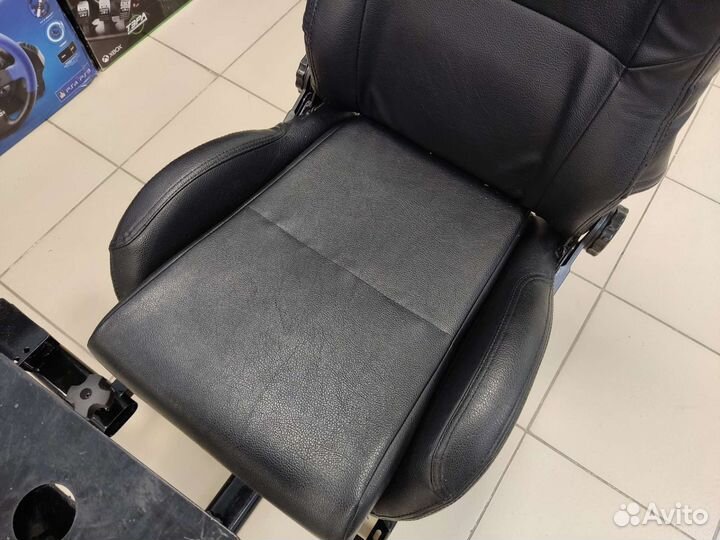 PlaySeat Evolution + крепление кпп + салазки