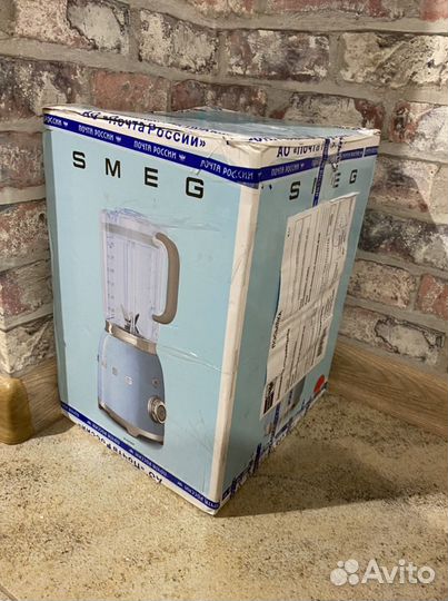 Блендер Смег модель BLF01