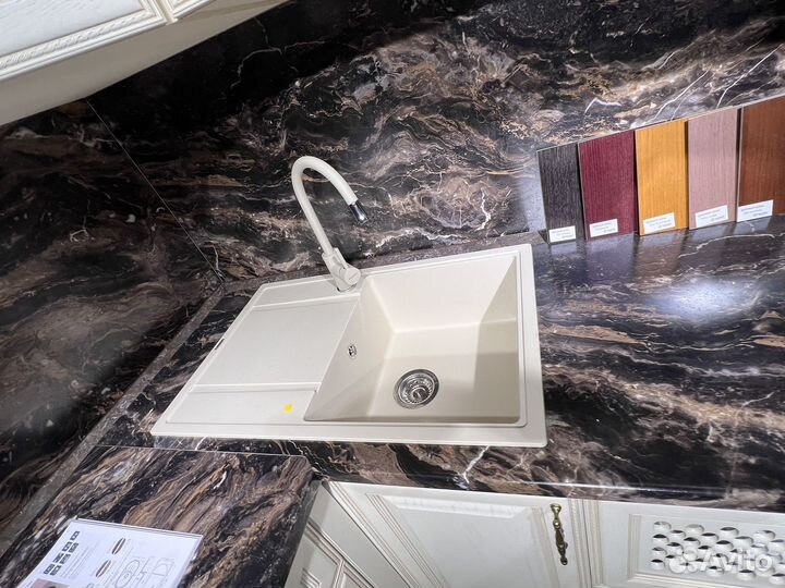 Кухонный гарнитур новый