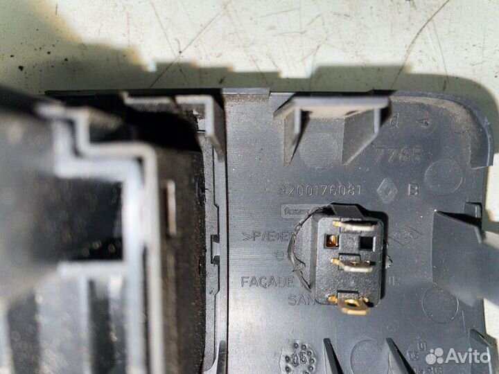 Блок управления корректора фар Renault Megane