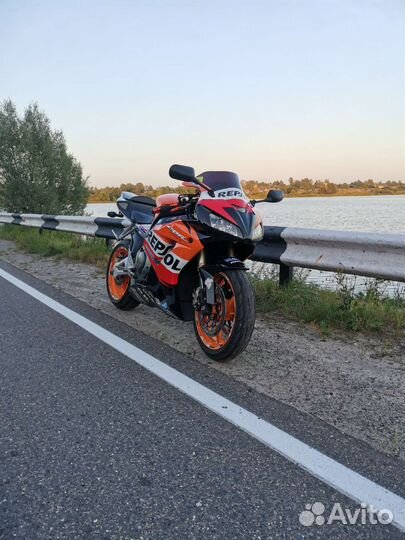 Honda cbr 1000rr fireblade