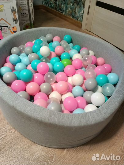 Детский сухой бассейн с шариками