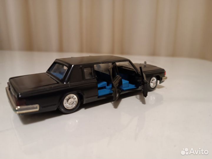 Коллекционная модель ЗИЛ 115 1:43