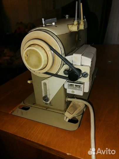 Швейная машина veritas