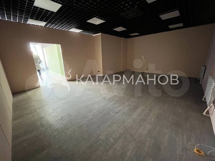 Торговая площадь на потоке Ярче, 66 м²