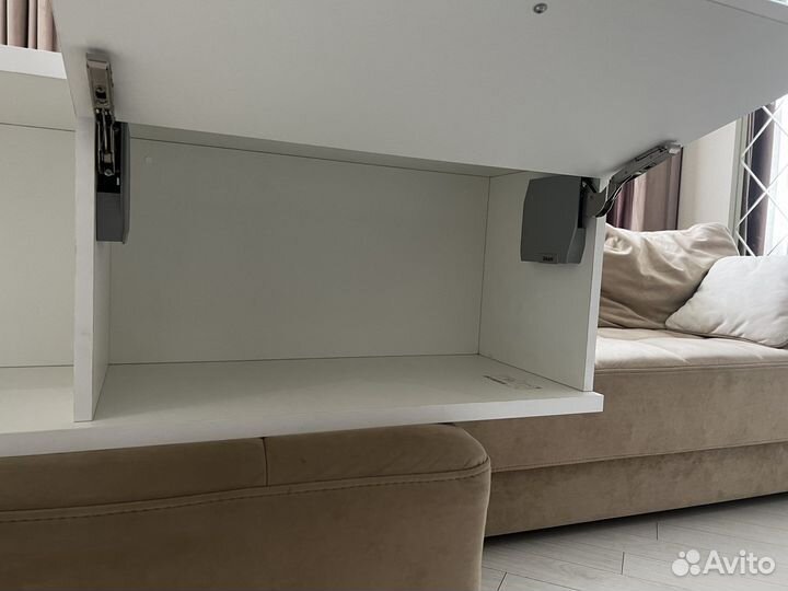 Полка настенная белая