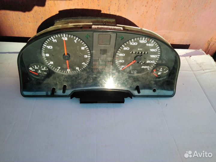 Приборная панель VDO от Ауди 80 б4 с часами
