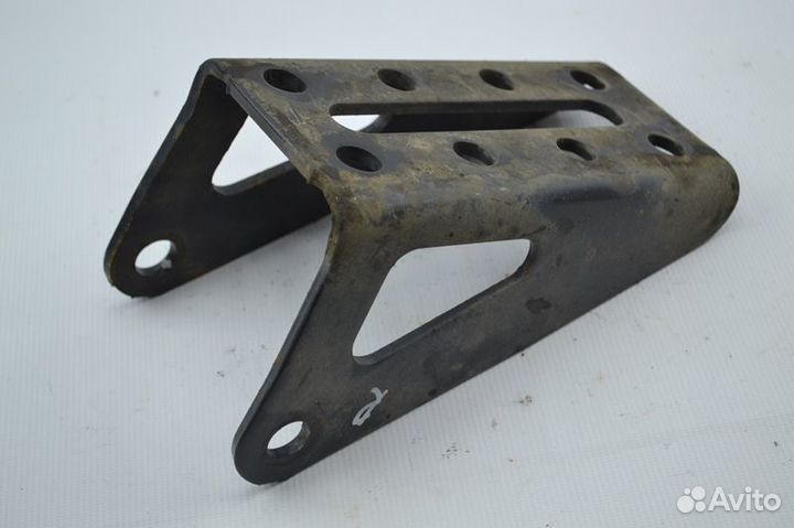 Кронштейн амортизатора ведущего моста, верхний пра