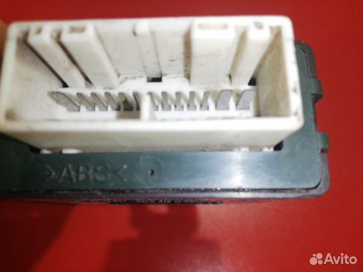 Блок управления дверьми Toyota Ist NCP61 1NZ-FE