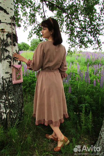 Платье льняное с вышивкой на запах