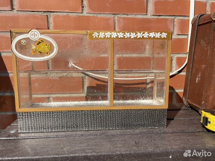 Чемодан с аквариумом