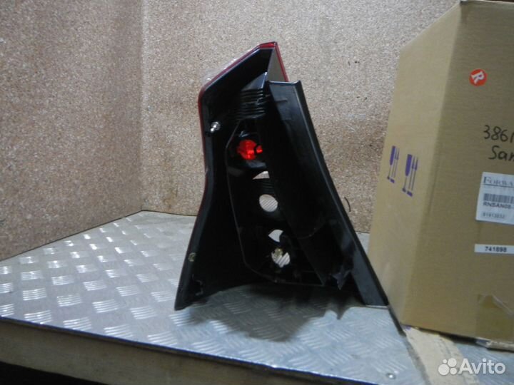 Фонарь задний правый, Renault (Рено) -sandero (09)