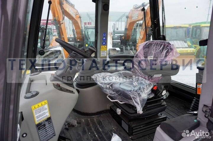 Экскаватор-погрузчик CASE 695 ST, 2023