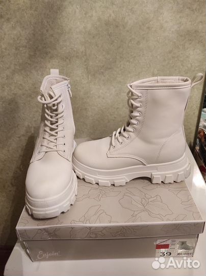 Зимние ботинки женские