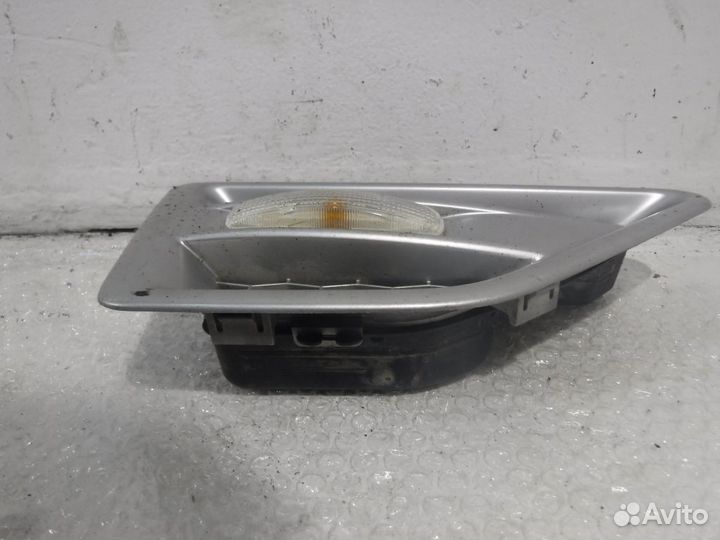 Накладка переднего крыла правого