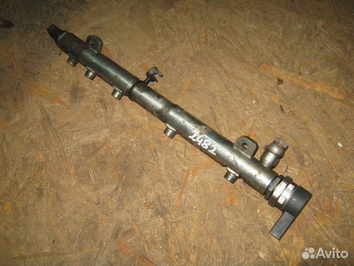 Рейка топливная (рампа) Mercedes-Benz W639