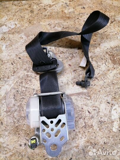 Ремень безопасности Suzuki SX4