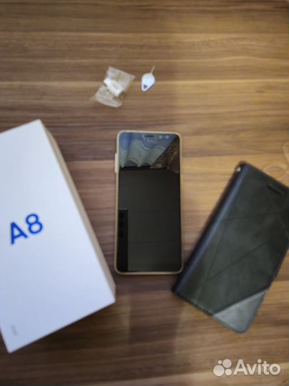 Samsung Galaxy A8 (2018), 4/32 ГБ