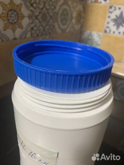 Пластиковые банки 50 и 1000 мл