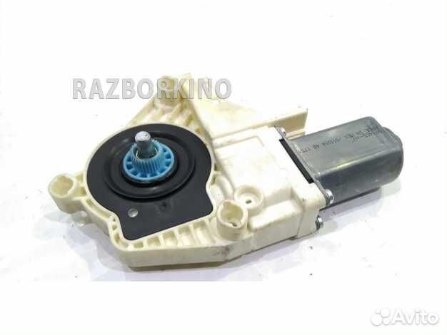Моторчик заднего левого стеклоподъемника