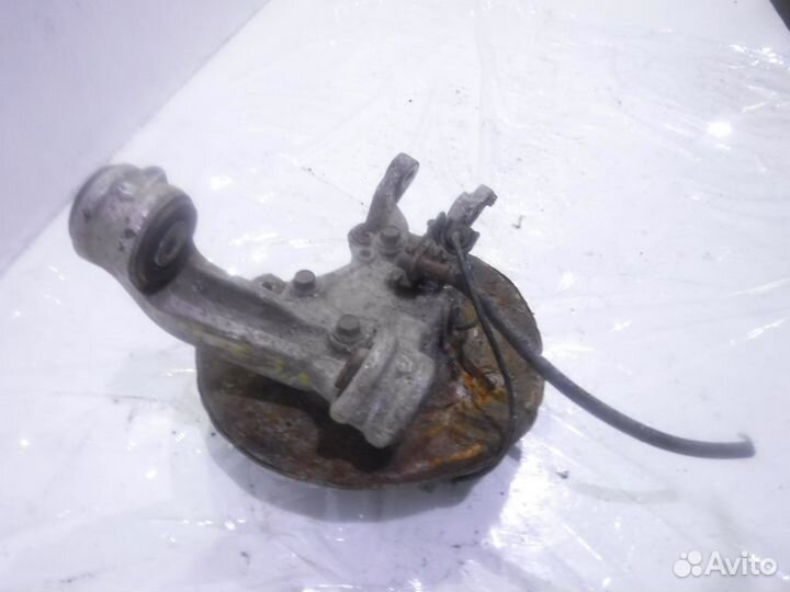 Кулак задний левый Хонда