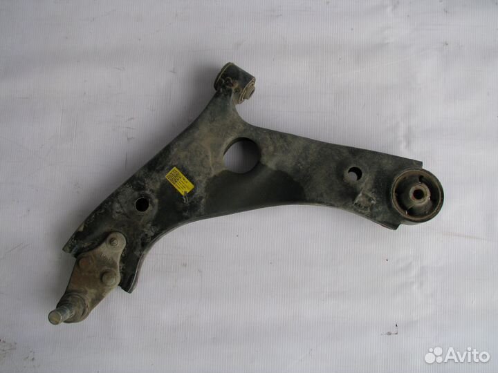 Hyundai Santa Fe 4 Рычаг передний левый