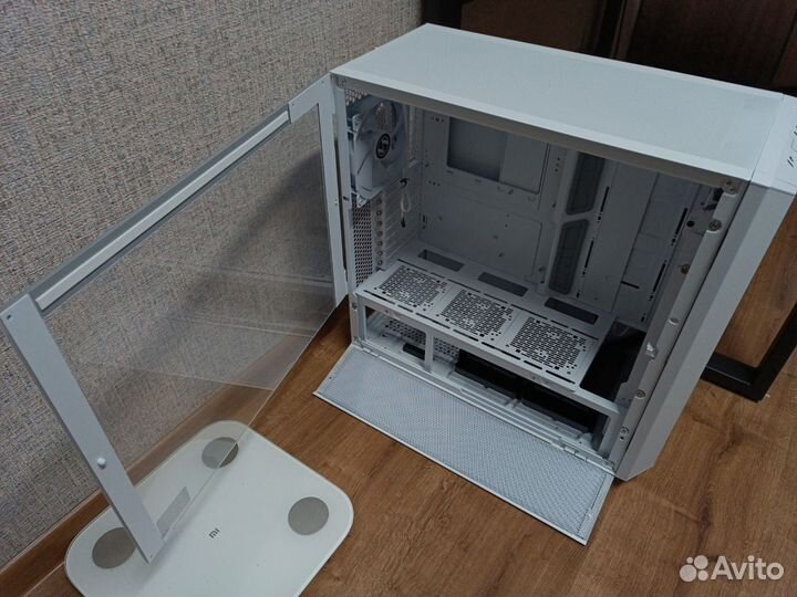Игровой корпус для пк белый lianli lancool iii