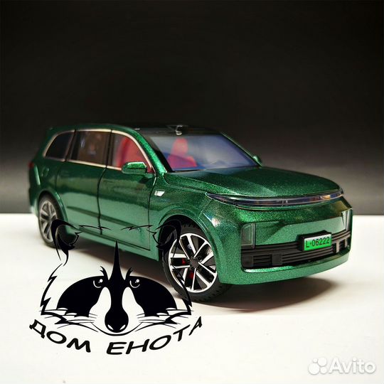 Машинка Lixiang L9 модель 1:24 Ликсианг Л9