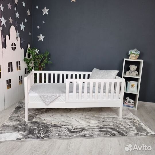 Детская кровать из массива