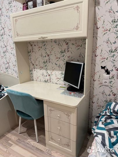 Стол с тумбой, доставлю