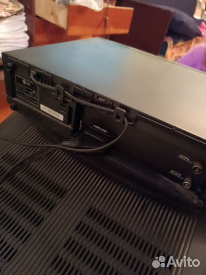 Видеомагнитофон lg