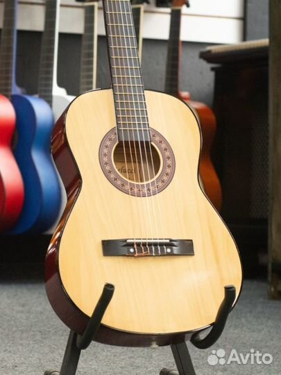 Классическая гитара Belucci