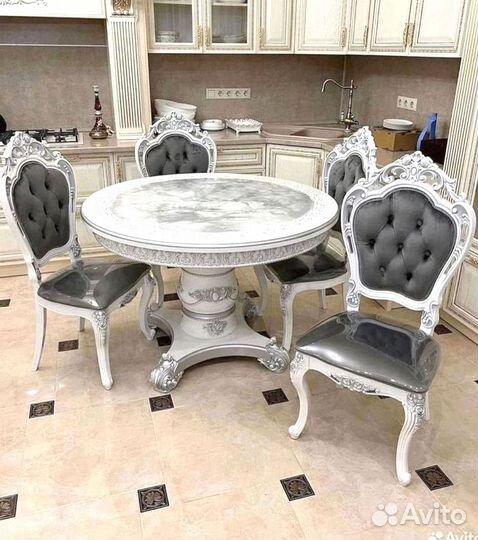 Столы и стулья