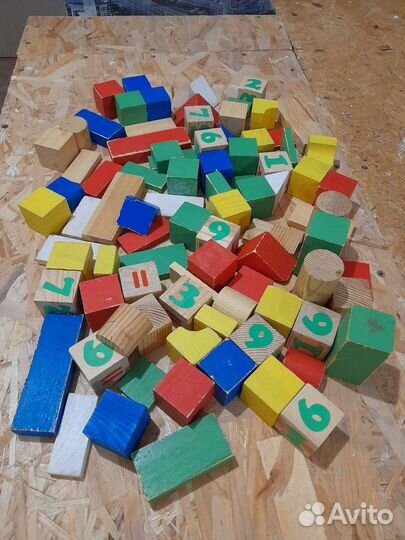 Набор деревянных кубиков