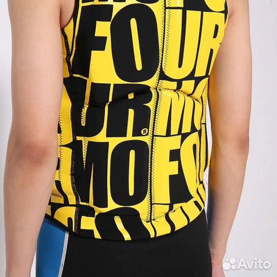 Спасательный жилет