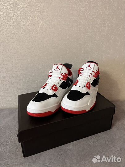 Кроссовки Nike Air Jordan 4