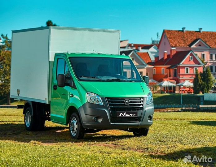 Водитель на своём грузовом транспорте