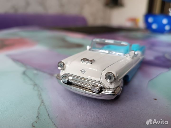 Модель Oldsmobile 1955 масштаб 1:43