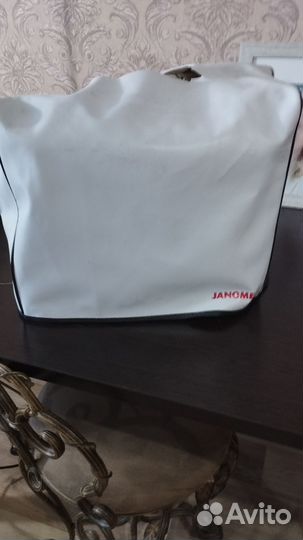 Janome Cover Pro 2 (распошивальная машина)