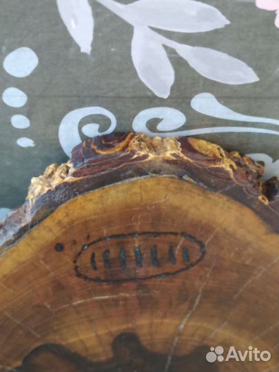 Разделочная доска из поперечного спила ореха