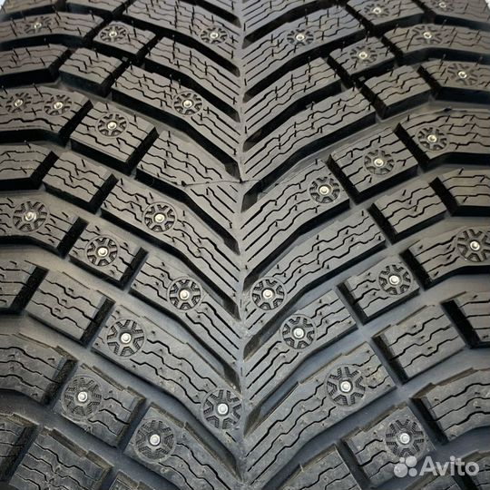 Michelin X-Ice North 4 235/45 R19 99H