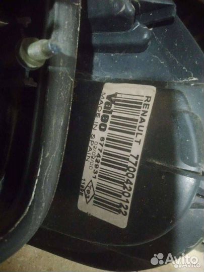 Фонарь задний левый Renault Laguna 7700420122