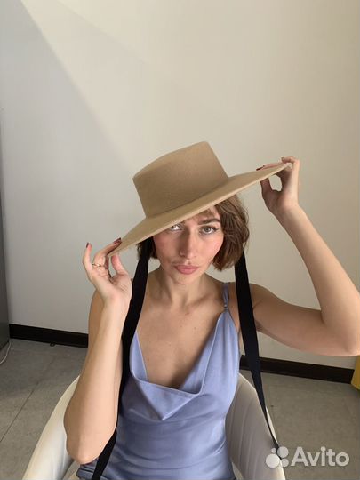 Шляпа с лентами