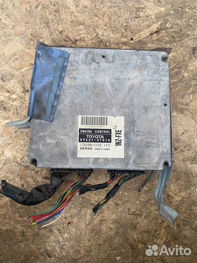 Блок управления двигателем Toyota Prius NHW10