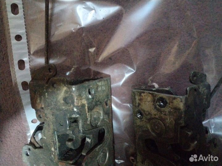 Замок передней двери Mercedes Benz Vito W638