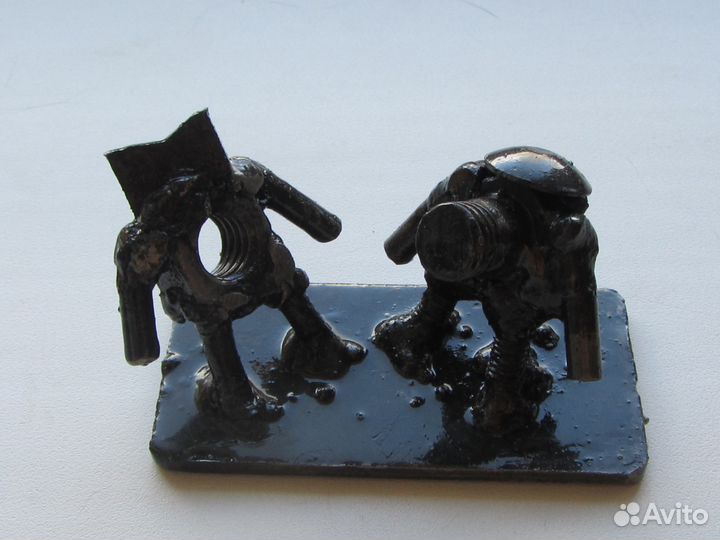 Статуэтка из металла он+она